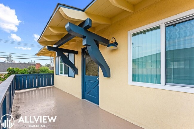 7572 Amazon Dr in Huntington Beach, CA - Building Photo - Building Photo