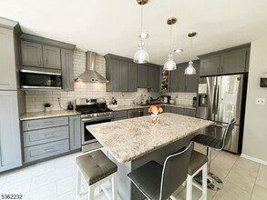 17 Gabriel Dr in Montville, NJ - Building Photo - Building Photo