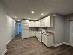 840 NE 17th Terrace in Fort Lauderdale, FL - Building Photo - Building Photo