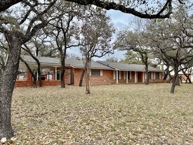 115 Encino Grande St in San Antonio, TX - Building Photo