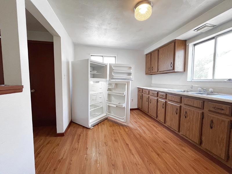 569 Pike St in Meadow Lands, PA - Building Photo