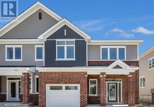 313 Canadensis Ln in Ottawa, ON - Building Photo - Building Photo