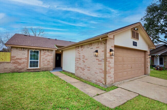 13903 Tower Point Dr in Sugar Land, TX - Building Photo - Building Photo