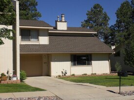 1736 N Fairway Dr in Flagstaff, AZ - Building Photo