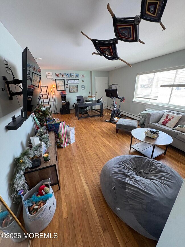 16 Laurel Pl in Eatontown, NJ - Building Photo - Building Photo