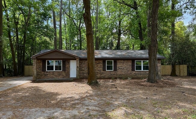 property at 1424 Whitfield Park Cir