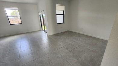 28647 SW 129th Ct in Homestead, FL - Foto de edificio - Building Photo