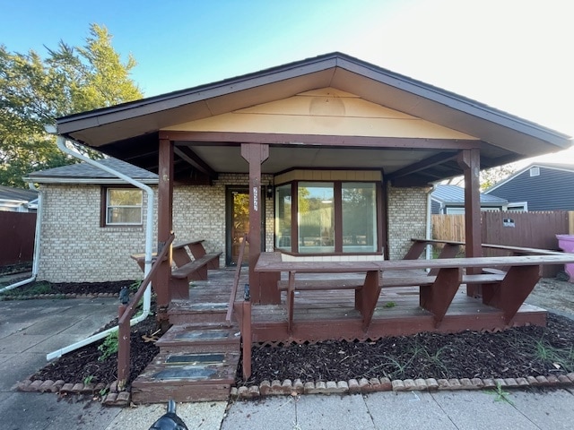 property at 2527 Riverside Dr