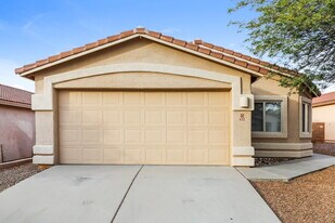 422 W Tara Danette Dr in Tucson, AZ - Building Photo