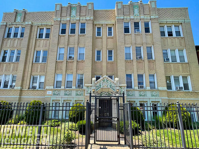 2606 N Kimball Ave, Unit 1B in Chicago, IL - Foto de edificio - Building Photo
