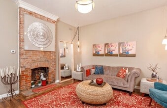 816 Ash St. in Louisville, KY - Building Photo - Interior Photo