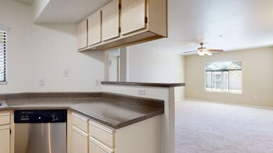 Reserve at Arrowhead in Glendale, AZ - Building Photo - Building Photo