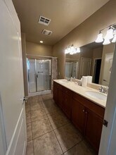 13304 Sterling Heights Dr in Bakersfield, CA - Building Photo - Building Photo