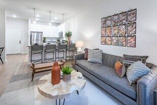 The View on Collins Apartments in Lansing, MI - Building Photo