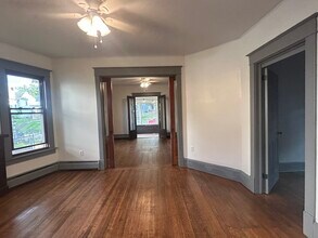 1525 11th Ave in Moline, IL - Foto de edificio - Building Photo