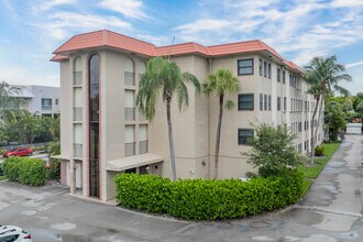 615 NE 12th Ave in Fort Lauderdale, FL - Building Photo - Building Photo