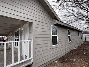 1510 E Hattie St, Unit 1512 in Fort Worth, TX - Foto de edificio - Building Photo