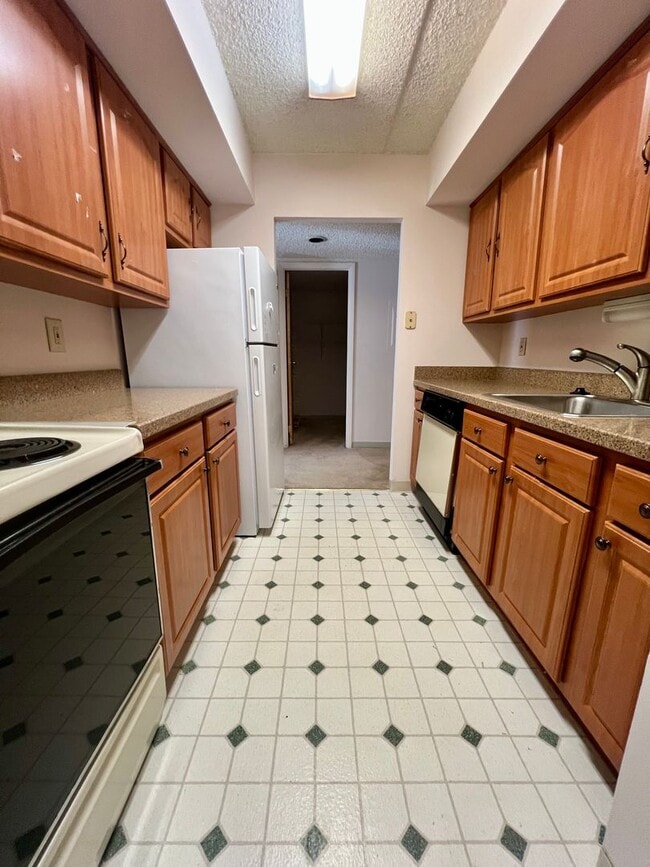property at 800 Avondale Rd