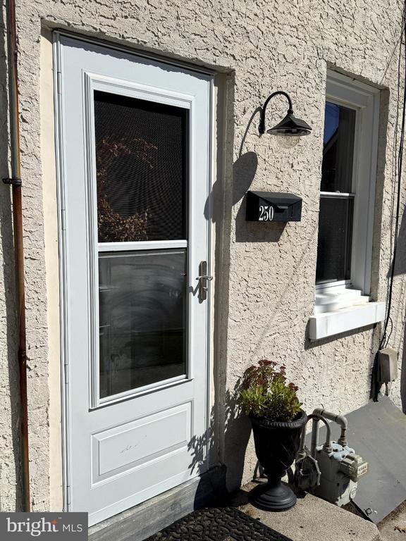 property at 250 E 6th Ave