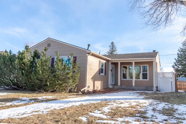 1529 Walnut Dr in Cheyenne, WY - Building Photo - Building Photo