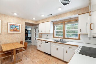 140 Paulson Rd in Newton, MA - Building Photo - Building Photo