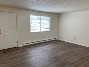 12704-12706 E 31st Ave in Spokane Valley, WA - Building Photo - Building Photo