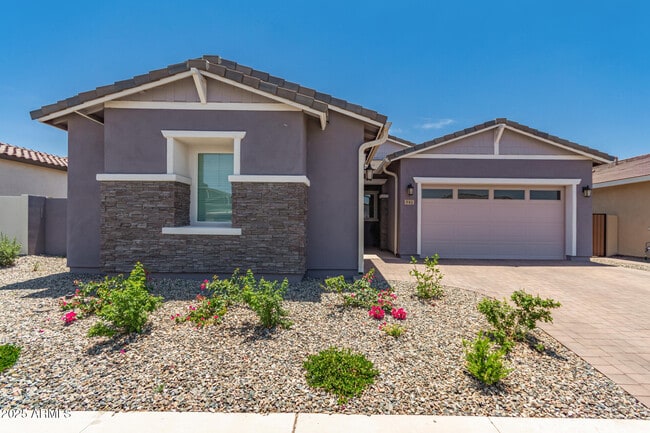 property at 941 W Treasure Trl