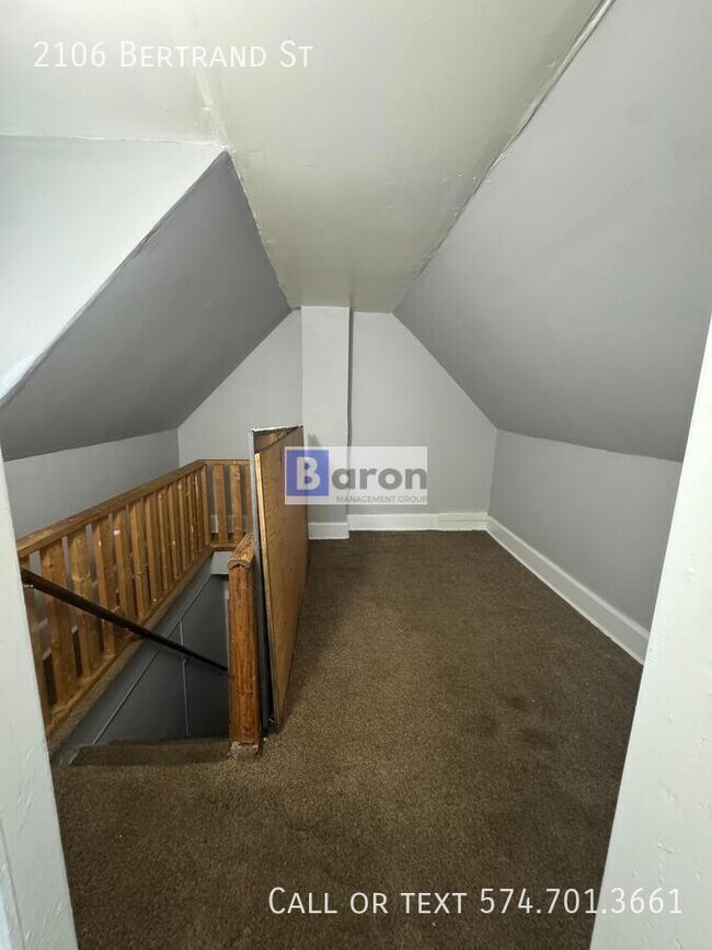 2106 Bertrand St in South Bend, IN - Foto de edificio - Building Photo