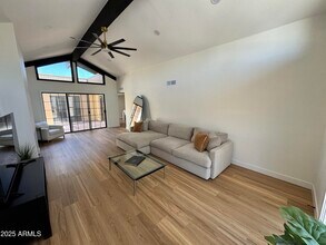11074 E Yucca St in Scottsdale, AZ - Building Photo - Building Photo
