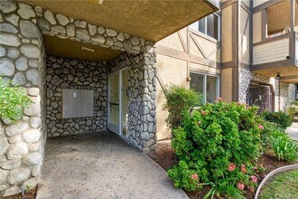 2925 E Spaulding St in Long Beach, CA - Building Photo - Building Photo