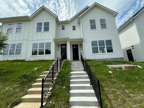 520 Paragon Mills Rd in Nashville, TN - Building Photo - Building Photo