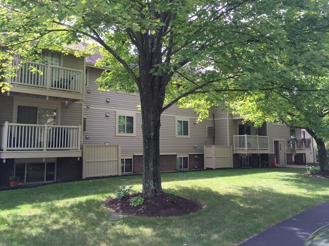 Hunter's Path Apartments in Bridgeville, PA - Building Photo - Building Photo