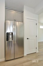 2253 E Tiger Lily Dr in Boise, ID - Building Photo - Building Photo