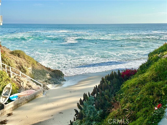 691 Cliff Dr in Laguna Beach, CA - Building Photo