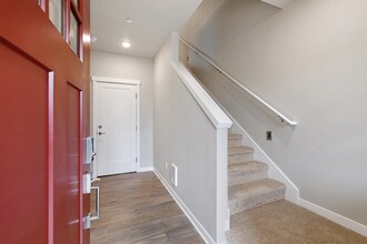 18862 67th Ave NE in Kenmore, WA - Building Photo - Building Photo