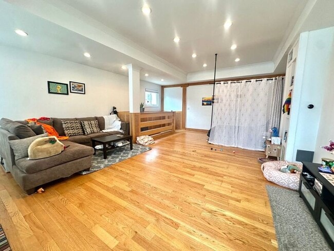 1840 W Cermak Rd in Chicago, IL - Building Photo - Building Photo