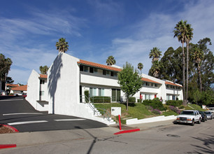 Valencia Apartments in San Luis Obispo, CA - Foto de edificio - Building Photo