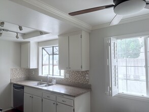 434 N Oakland Ave in Pasadena, CA - Building Photo - Building Photo