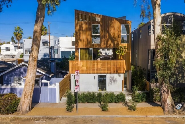 1519 Cabrillo Ave, Unit 1