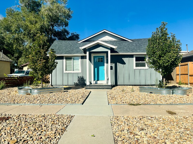 306 Clark St in Sterling, CO - Building Photo