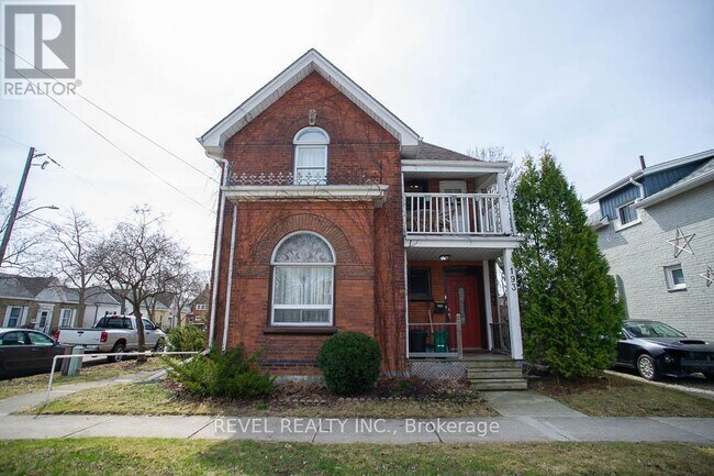 193-193 Chatham St in Brantford, ON - Building Photo - Building Photo