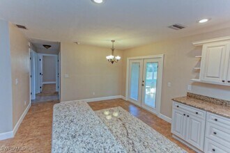 13650 Caribbean Blvd in Ft. Myers, FL - Foto de edificio - Building Photo