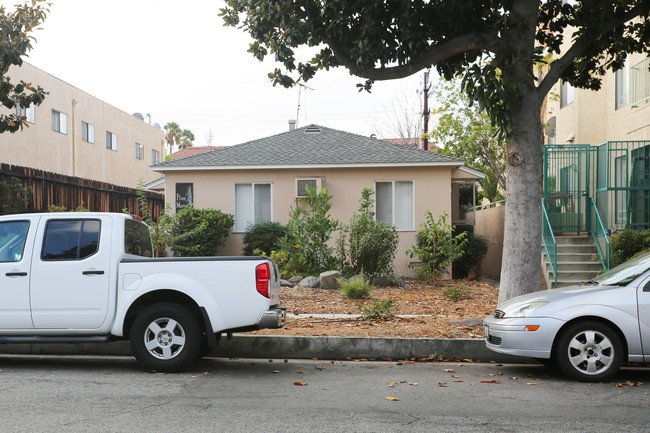 444 W Dryden St in Glendale, CA - Building Photo - Building Photo