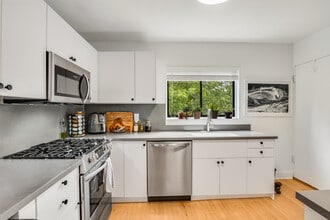 96 Ardmore Pl NW, Unit 3 in Atlanta, GA - Building Photo - Building Photo