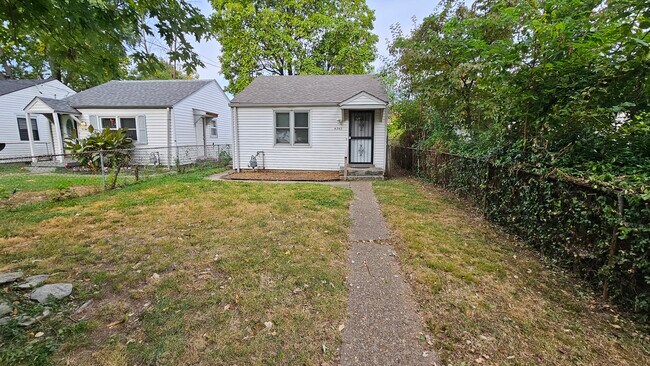 4242 Allmond Ave in Louisville, KY - Building Photo - Building Photo