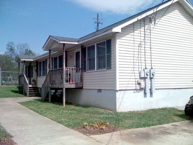 609-615 Center Way S in Birmingham, AL - Foto de edificio - Building Photo