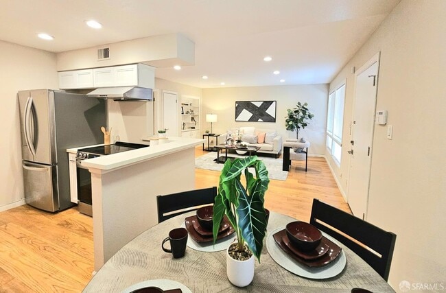 property at 3001 Los Prados St