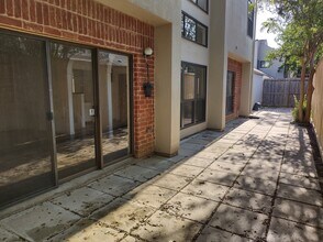 2454 Bering Dr in Houston, TX - Building Photo - Building Photo