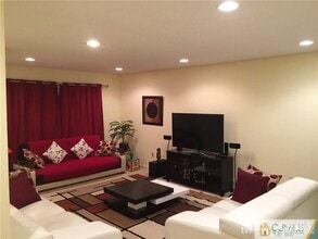 5302 Hana Rd in Edison, NJ - Building Photo - Building Photo