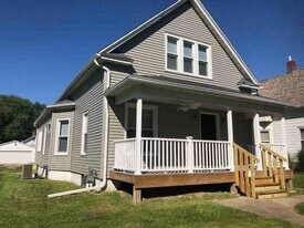 1829 3rd St, Unit 3U in Moline, IL - Building Photo